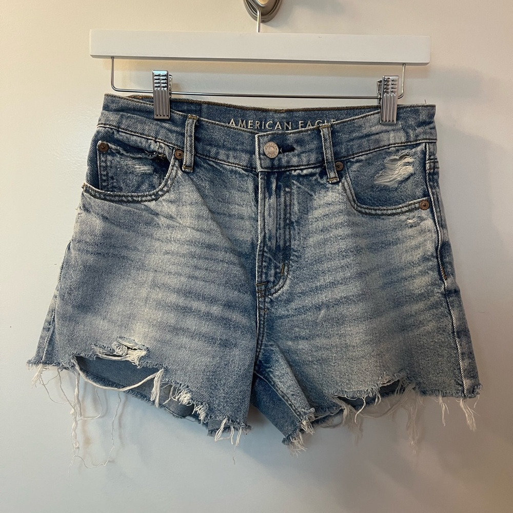 American Eagle Outfitters Distressed Denim Shorts - Blue EUC Size 2